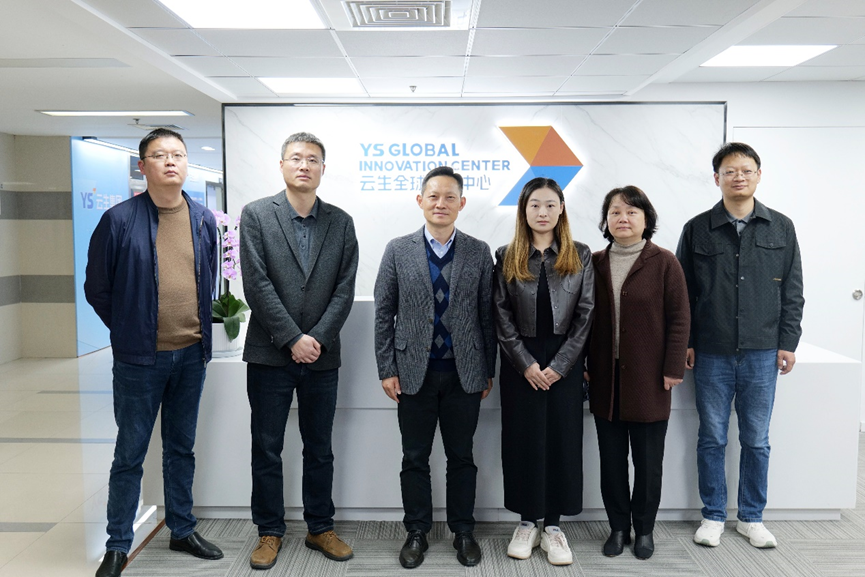 合肥新站高新区党工委委员、管委会副主任刘自强一行莅临z6尊龙官方网站全球创新中心调研走访